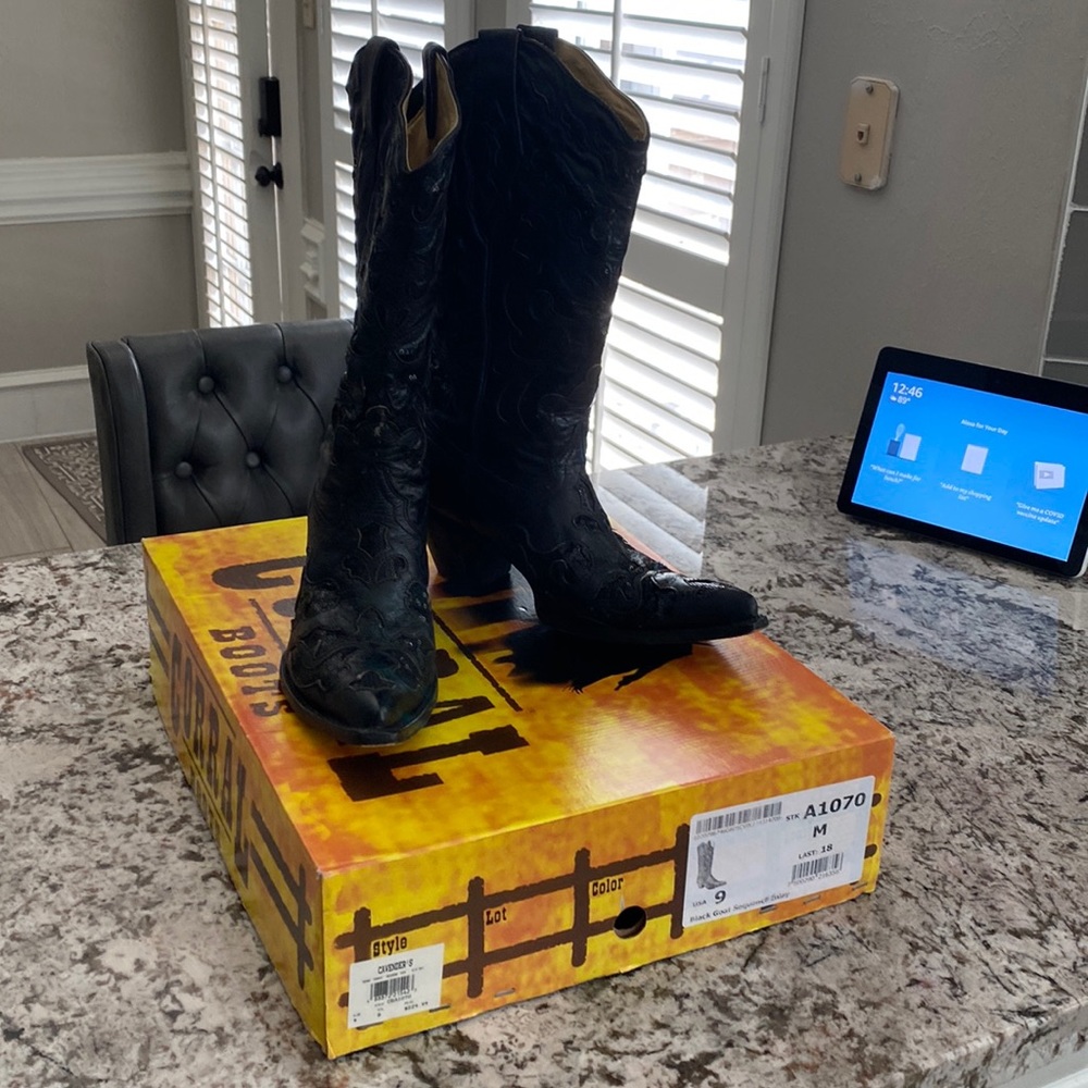 Corral boots black 9